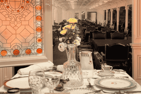 Image of the a table in first class.