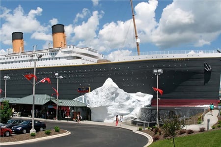 Branson, MO Titanic Attraction