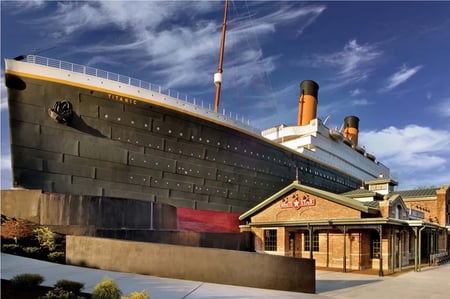 Pigeon Forge, TN Titanic Attraction